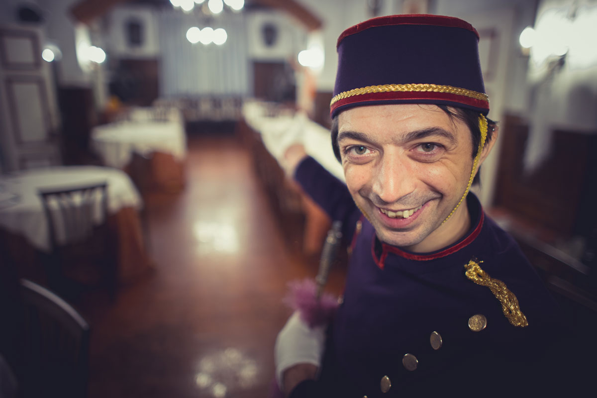 Gustavo il Bell Boy al vostro servizio